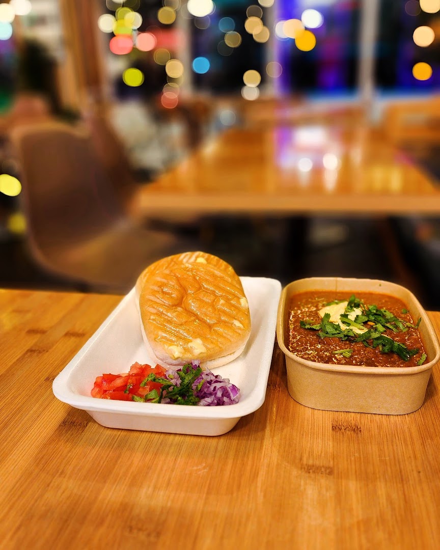 Bombay chaat house · Photos 4
